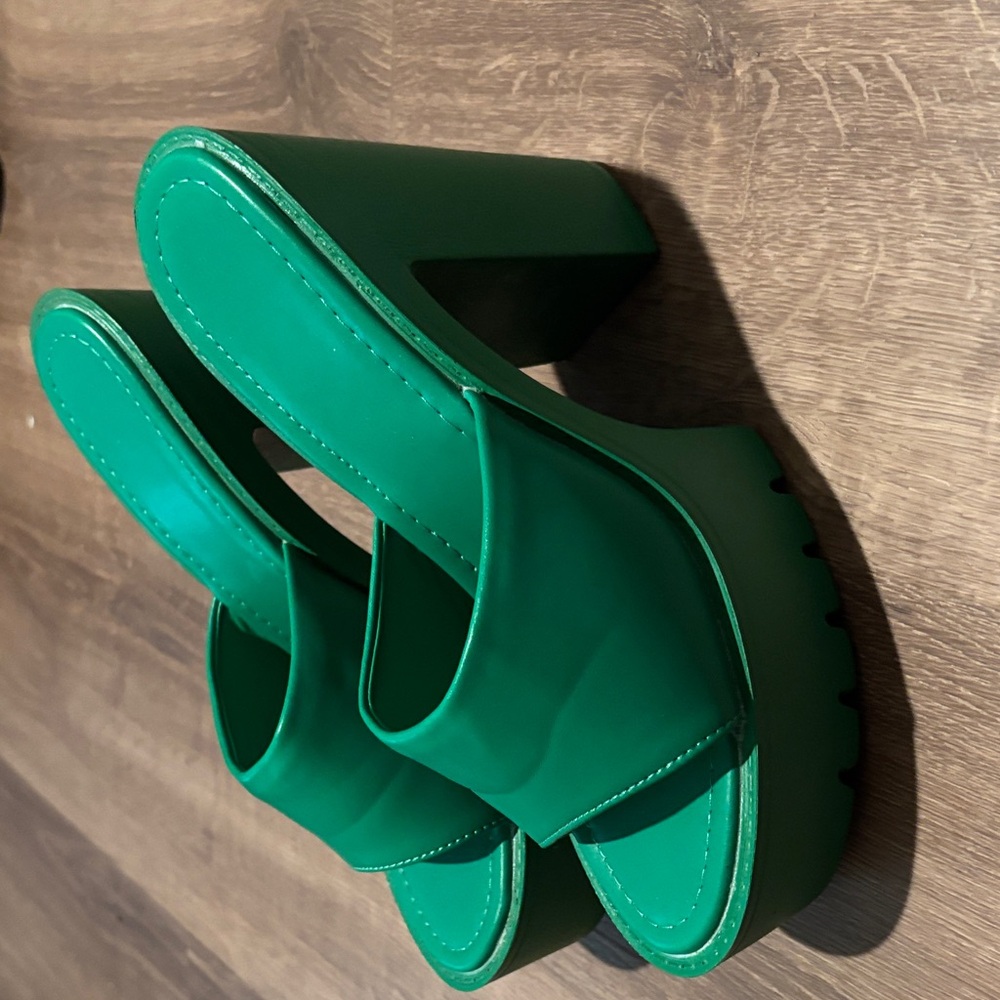 Source Unknown Vibrant Green Platform Sandals - image 2